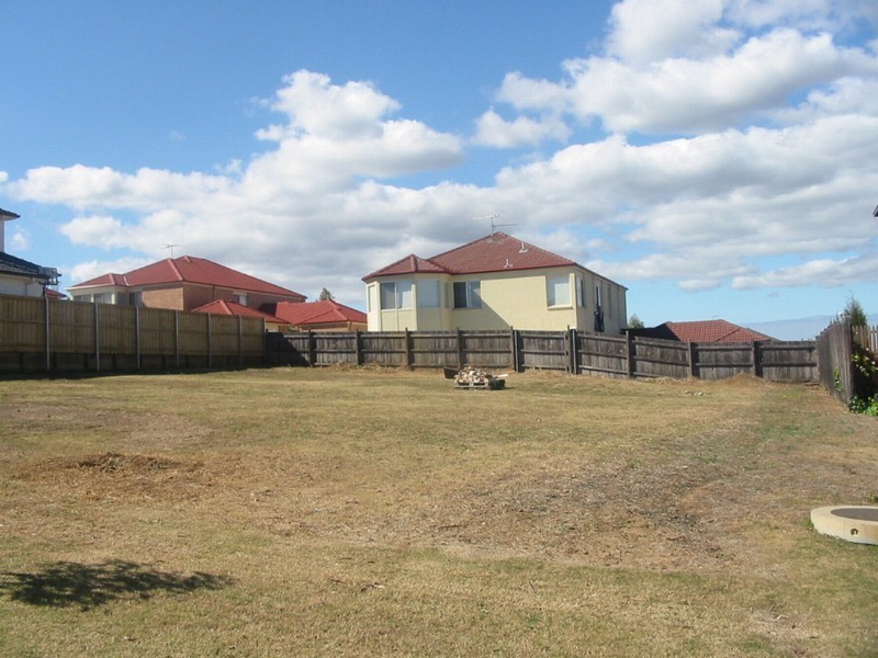 11 Hebrides Avenue, Macquarie Links NSW 2565