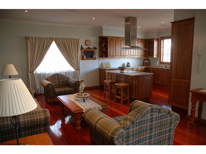 18 Barrack Circuit, Macquarie Links NSW 2565