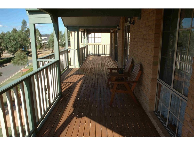 18 Barrack Circuit, Macquarie Links NSW 2565