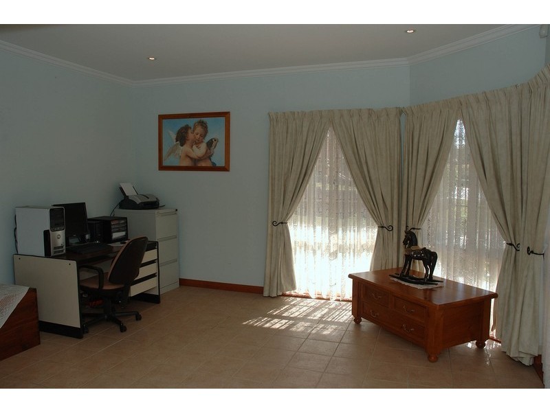 18 Barrack Circuit, Macquarie Links NSW 2565