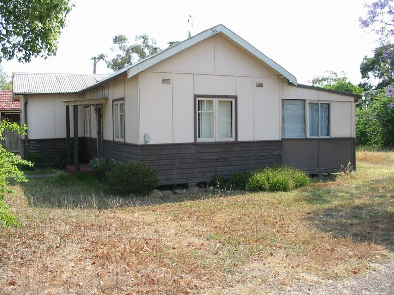 22 Fields Road, Macquarie Fields NSW 2564