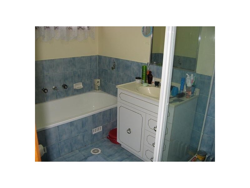 1/4 Bensley Road, Macquarie Fields NSW 2564