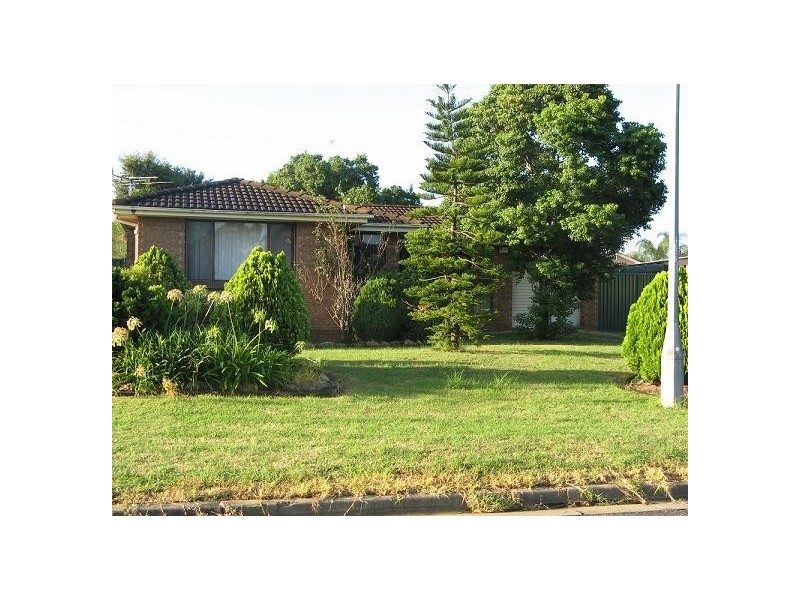 38 Adrian Street, Macquarie Fields NSW 2564