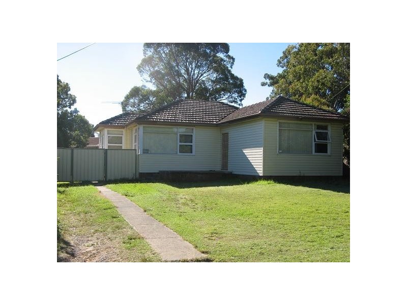 28 Bingara Road, Macquarie Fields NSW 2564