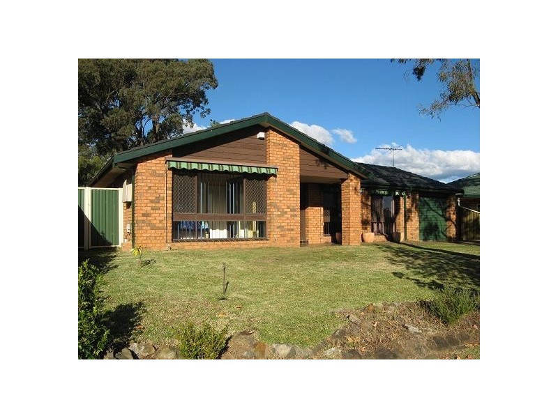 17 Radcliffe Street, Ingleburn NSW 2565