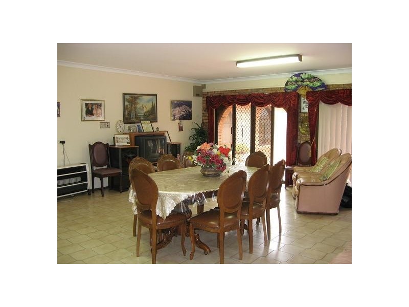 121 Longhurst Road, Minto NSW 2566