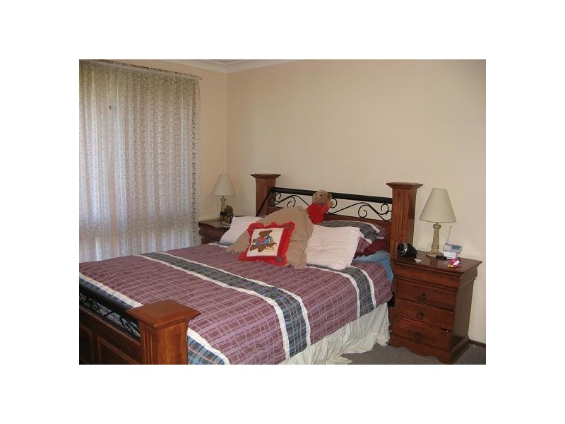 5 Allard Place, Ingleburn NSW 2565