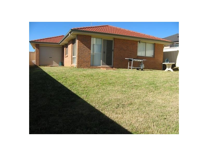 87 Guernsey Ave, Minto NSW 2566