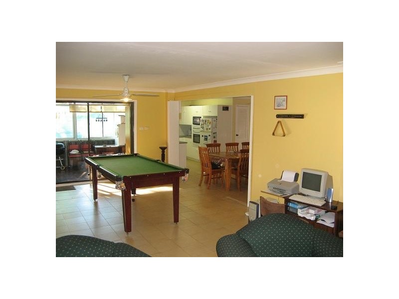 13 Kitava Place, Glenfield NSW 2167