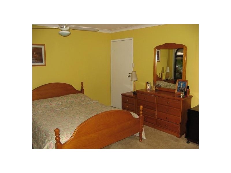 13 Kitava Place, Glenfield NSW 2167