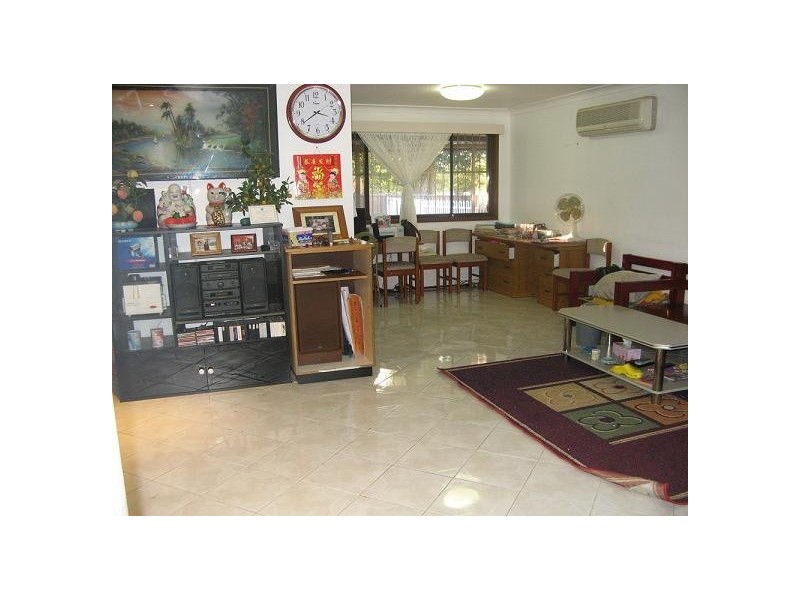 11 Jacana Place, Ingleburn NSW 2565