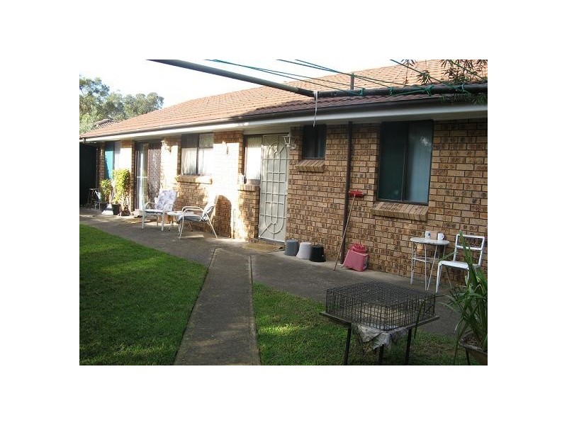 25 Woodlark Place, Glenfield NSW 2167