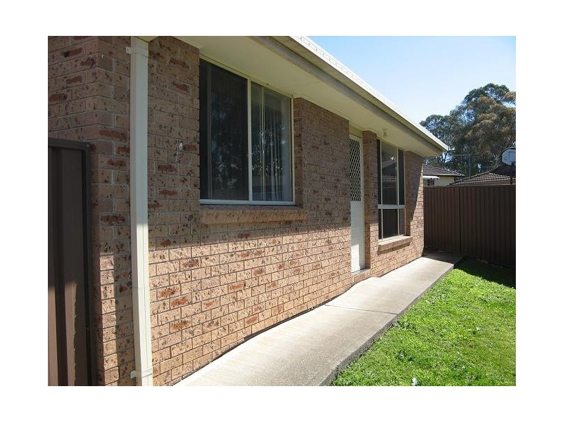 2/4 Plume Close, Macquarie Fields NSW 2564