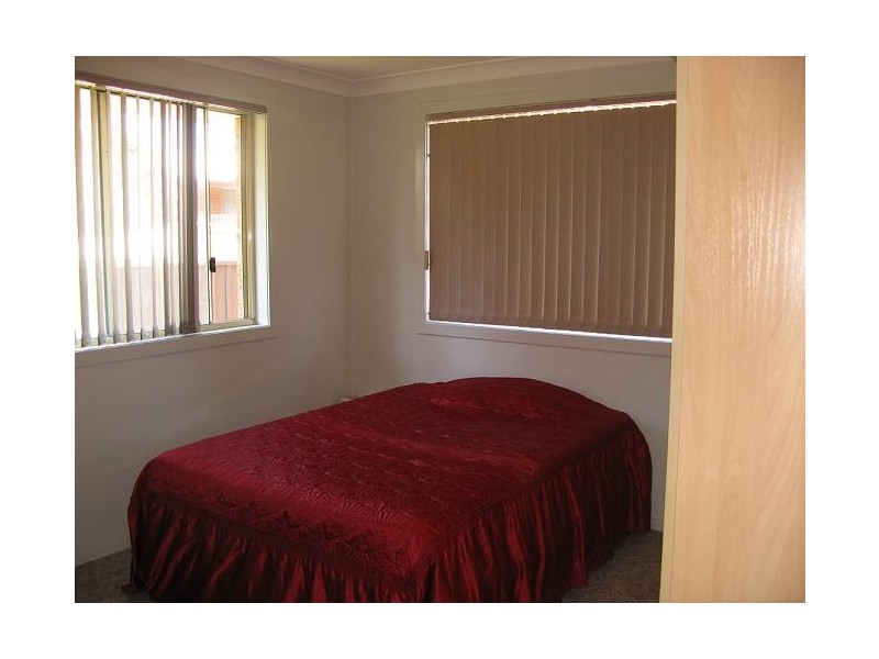 2/4 Plume Close, Macquarie Fields NSW 2564
