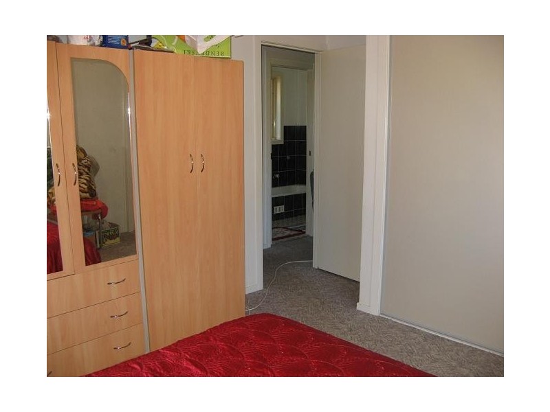 2/4 Plume Close, Macquarie Fields NSW 2564