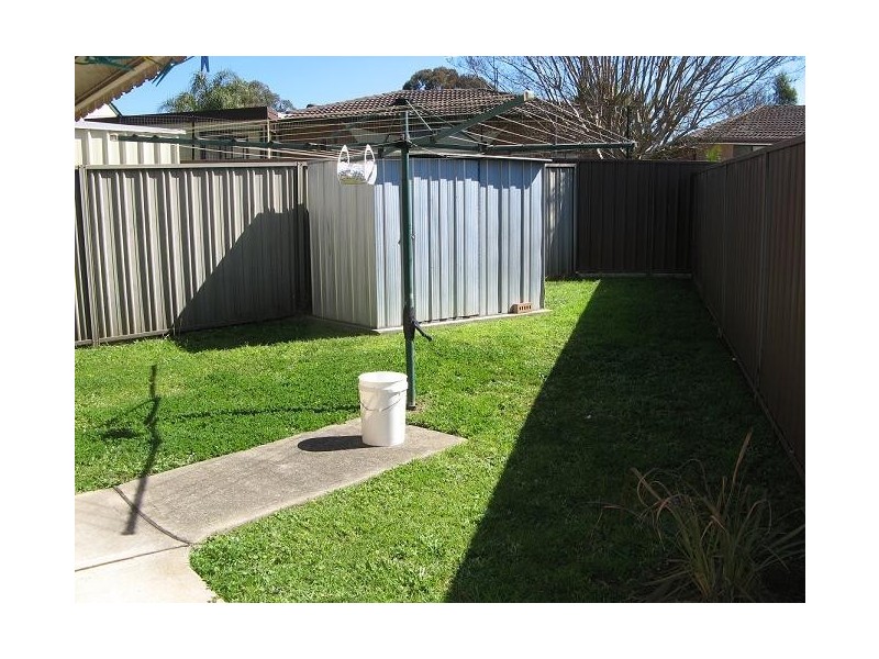 2/4 Plume Close, Macquarie Fields NSW 2564