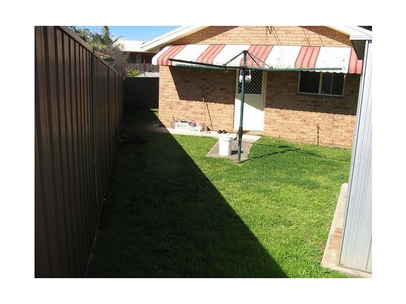 2/4 Plume Close, Macquarie Fields NSW 2564