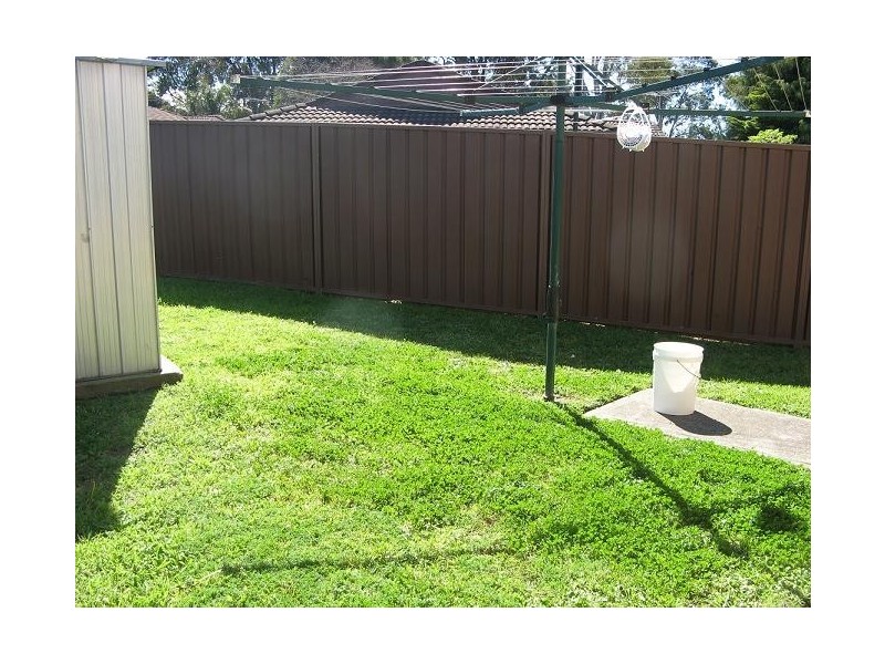 2/4 Plume Close, Macquarie Fields NSW 2564
