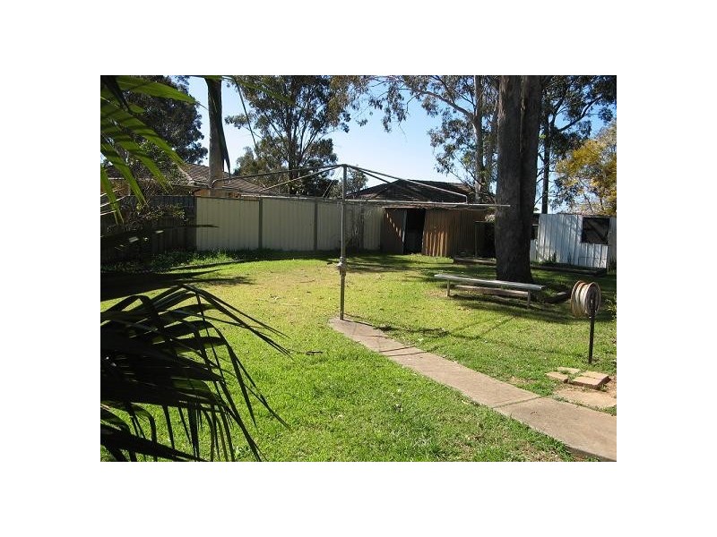 86 Evelyn Street, Macquarie Fields NSW 2564