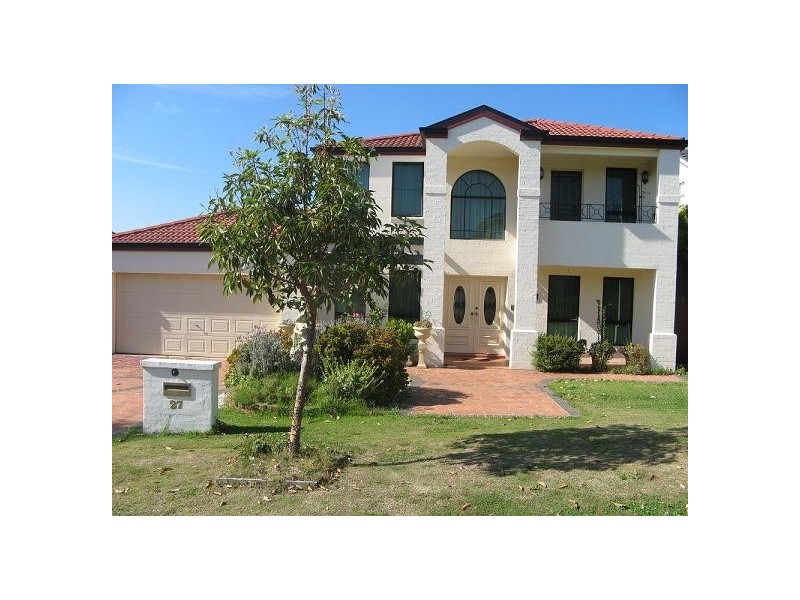 27 Lord Castlereagh Cct, Macquarie Links NSW 2565