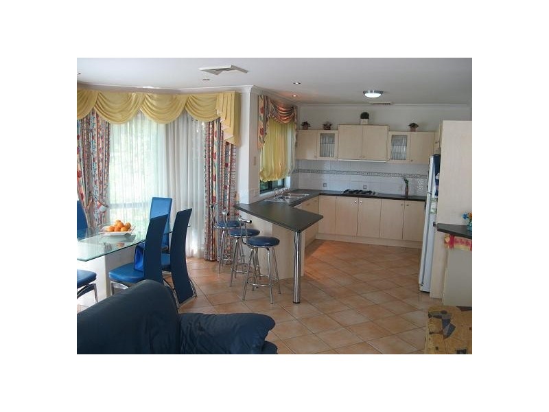 27 Lord Castlereagh Cct, Macquarie Links NSW 2565