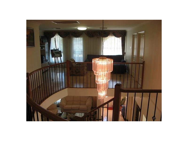 27 Lord Castlereagh Cct, Macquarie Links NSW 2565