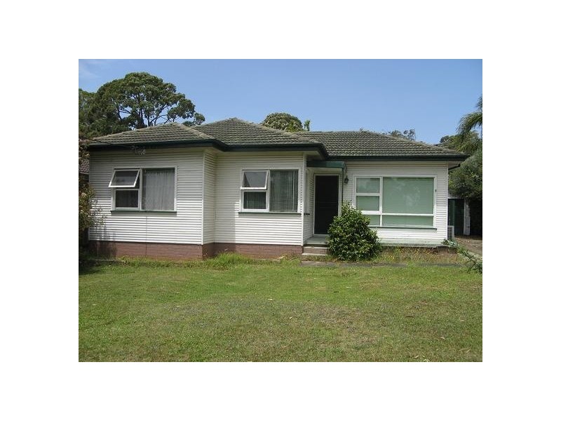 5 Third Avenue, Macquarie Fields NSW 2564