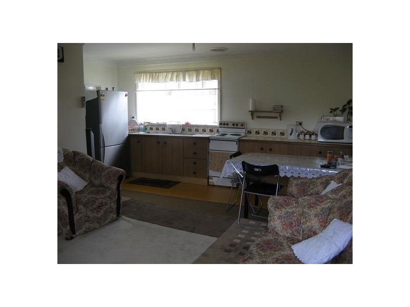 8 Christie Street, Minto NSW 2566