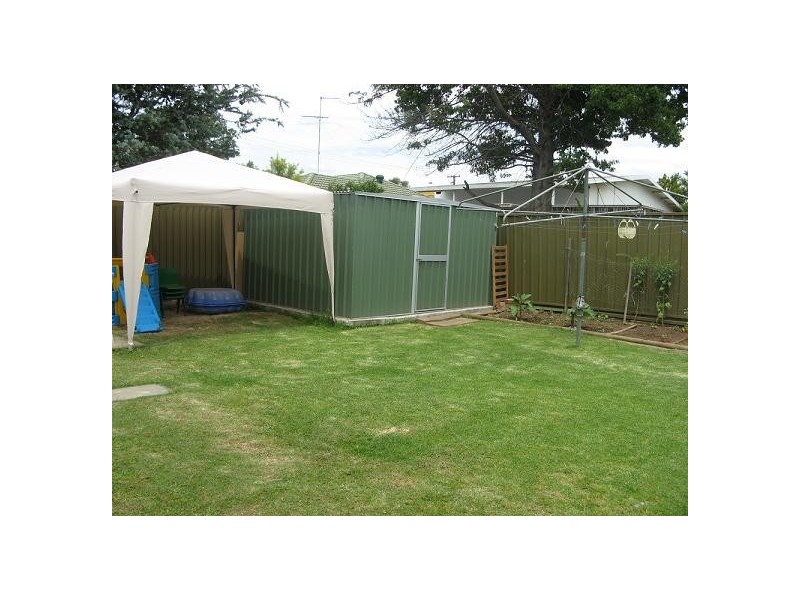 8 Christie Street, Minto NSW 2566