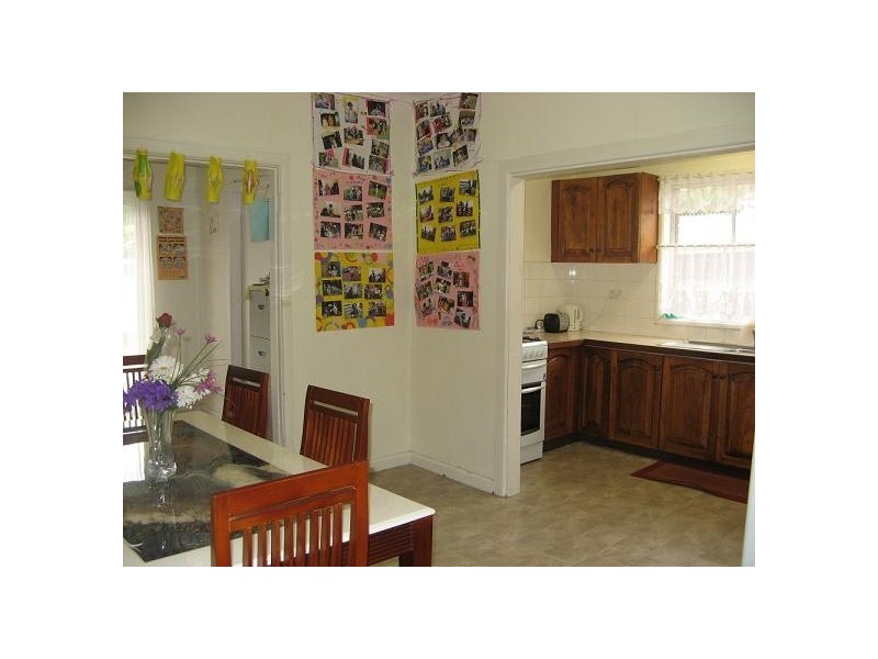 8 Christie Street, Minto NSW 2566