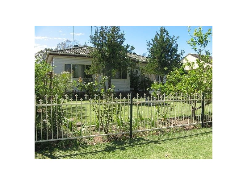 52 Surrey Street, Minto NSW 2566