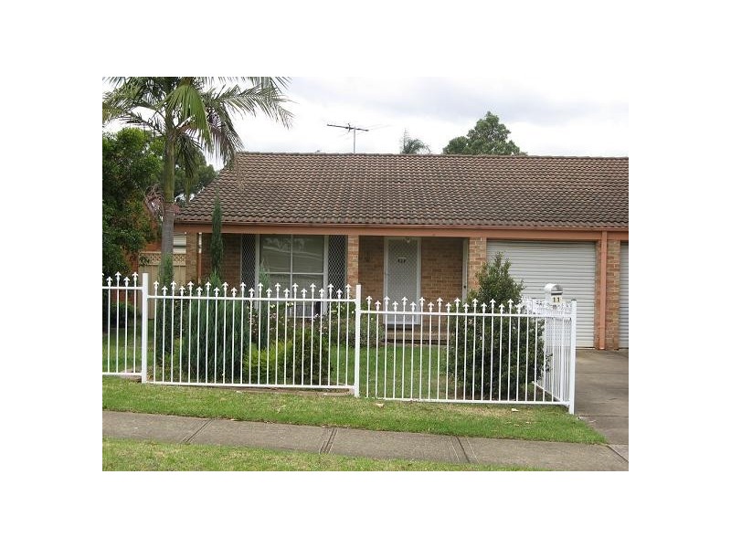 11 Victoria Road, Macquarie Fields NSW 2564