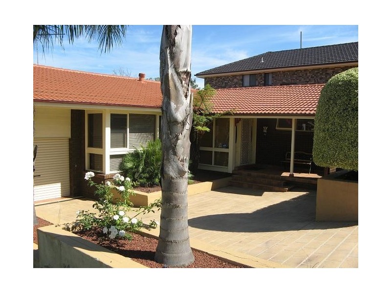 11 Hewitt Place, Minto NSW 2566