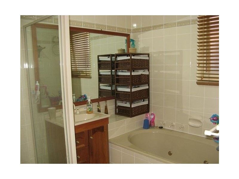11 Hewitt Place, Minto NSW 2566