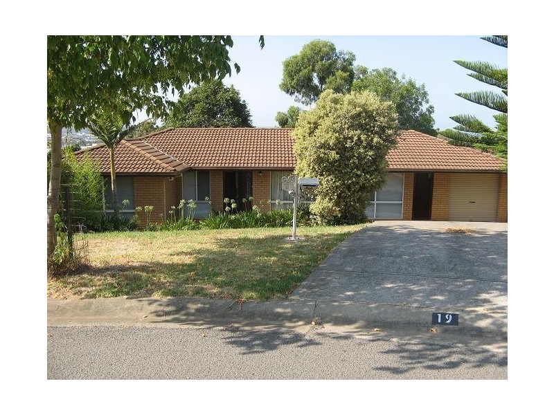 19 Fannich Place, St Andrews NSW 2566