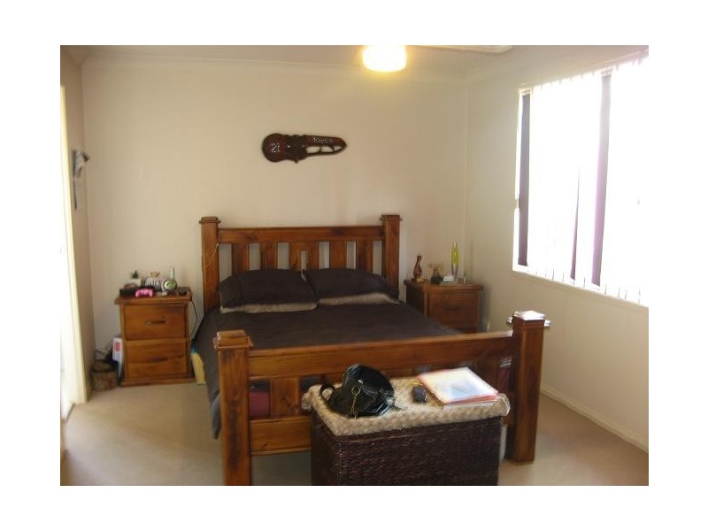 11 Freeman Cct, Ingleburn NSW 2565