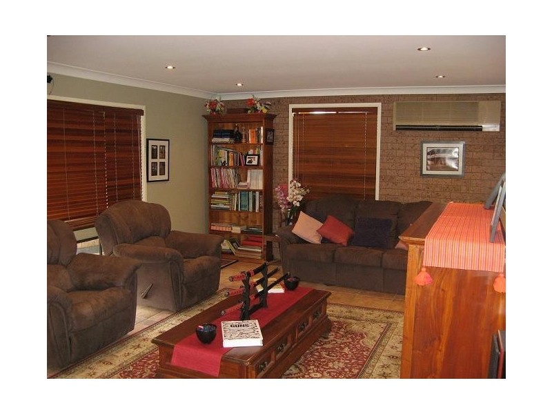 9 Selby Place, Minto NSW 2566