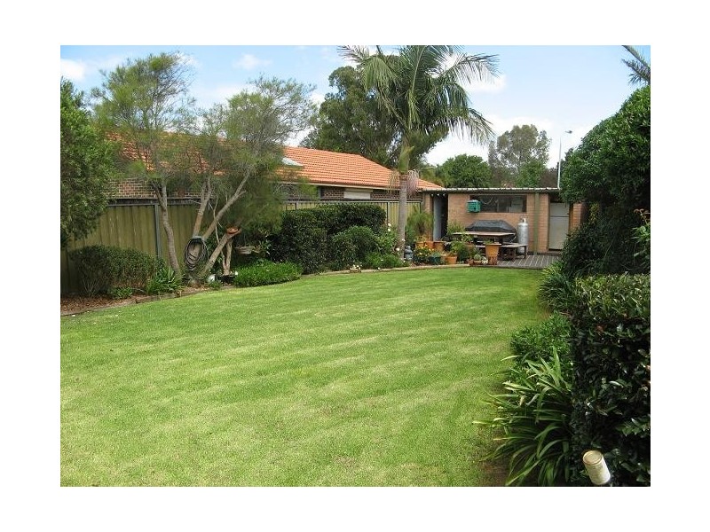 9 Selby Place, Minto NSW 2566