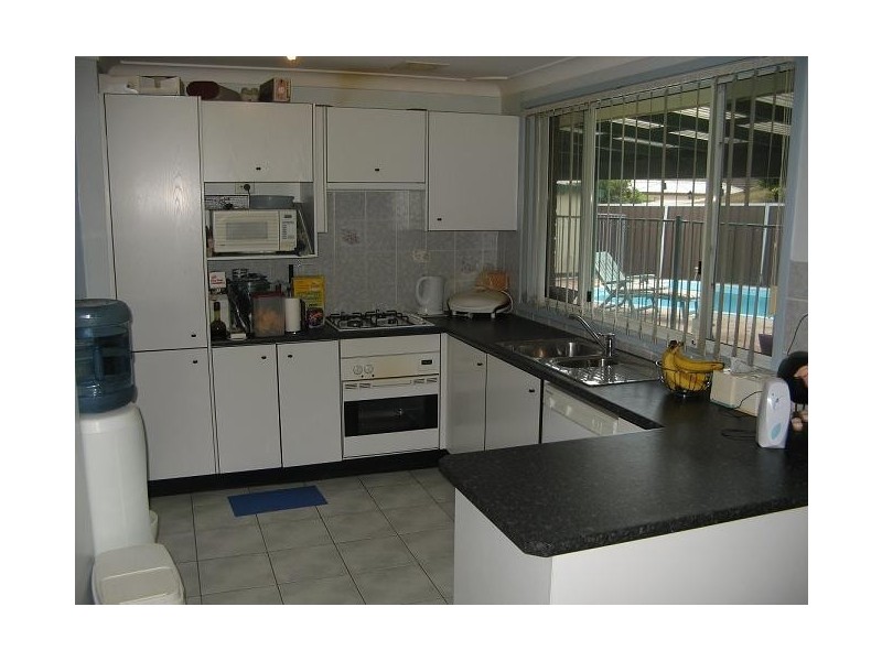 8 Stutz Place, Ingleburn NSW 2565