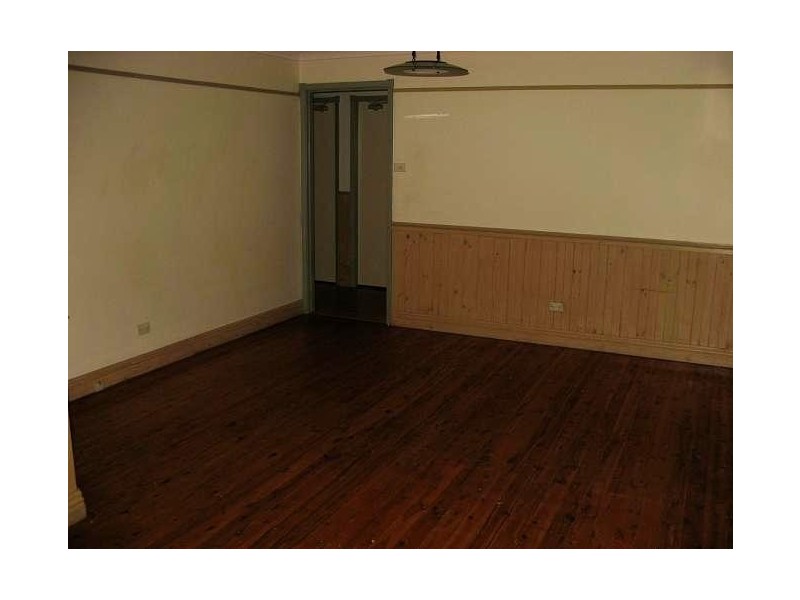 8 Koala Avenue, Ingleburn NSW 2565