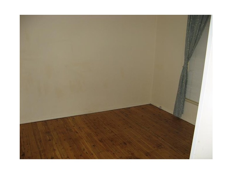 8 Koala Avenue, Ingleburn NSW 2565