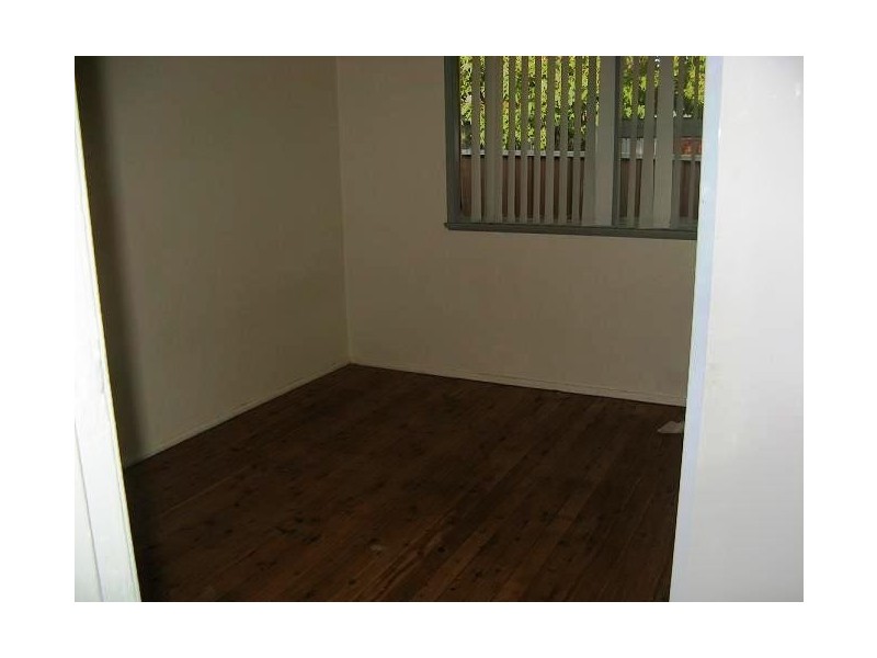 8 Koala Avenue, Ingleburn NSW 2565