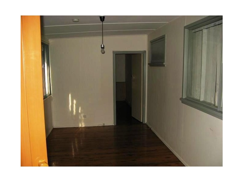 8 Koala Avenue, Ingleburn NSW 2565