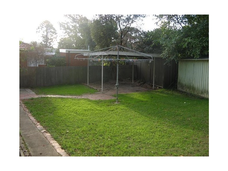 8 Koala Avenue, Ingleburn NSW 2565