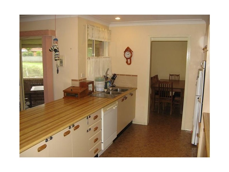 6 Leon Place, Ingleburn NSW 2565