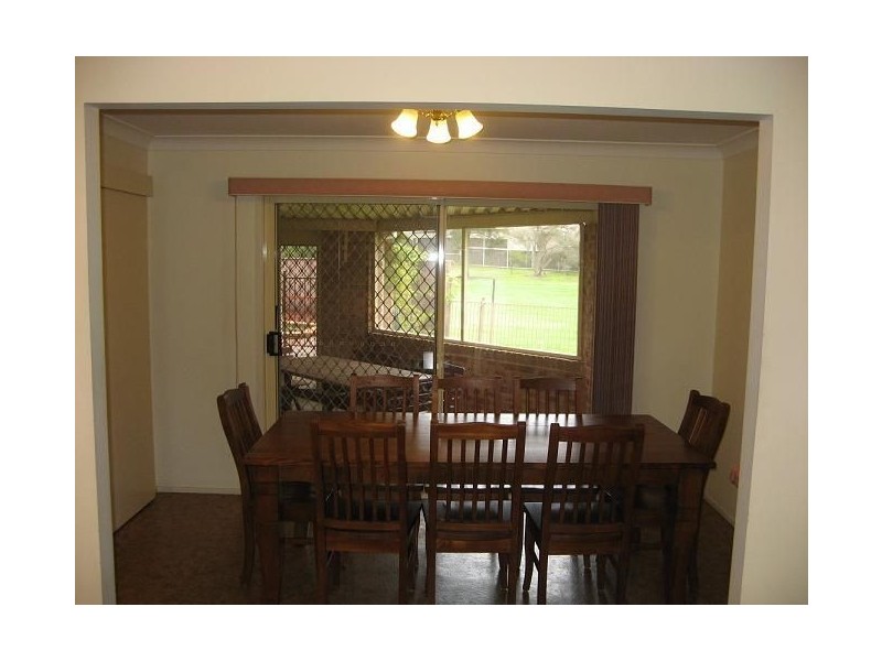 6 Leon Place, Ingleburn NSW 2565