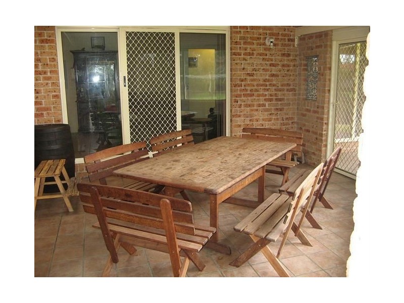 6 Leon Place, Ingleburn NSW 2565