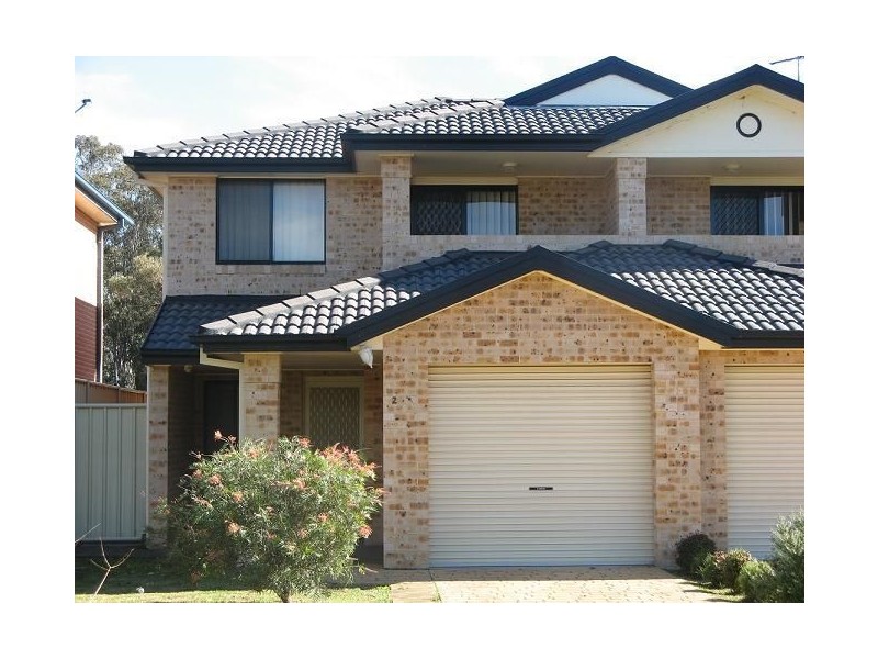 2/14 Westringia Place, Macquarie Fields NSW 2564