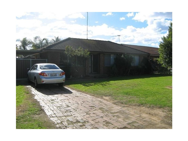 3 & 3A Paisley Close, St Andrews NSW 2566