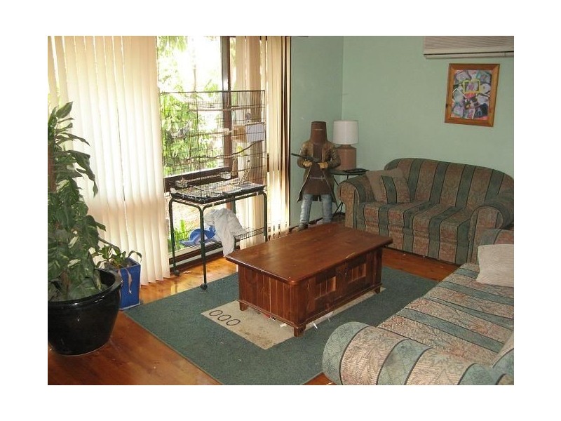 11 Brett Place, Ingleburn NSW 2565